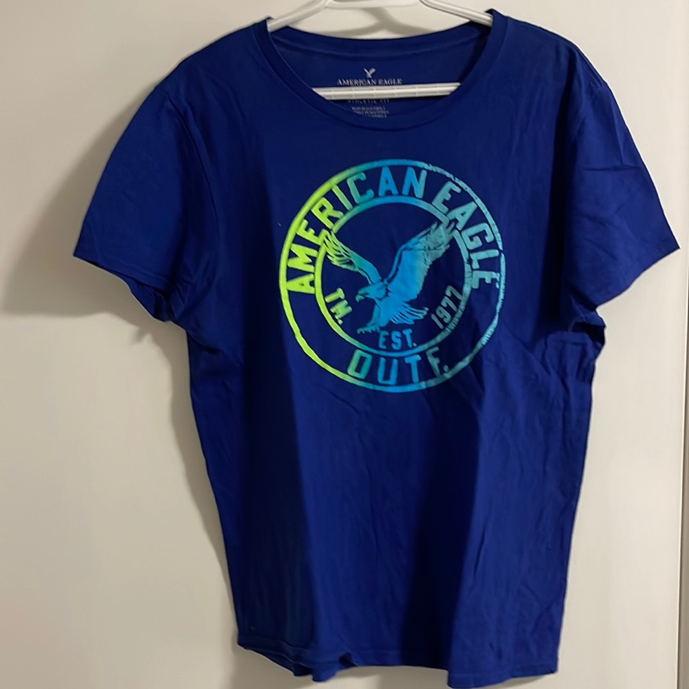 American Eagle athletic fit tee shirt.